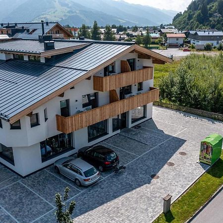 Tevini Boutique Suites By We Rent Zell am See Eksteriør billede