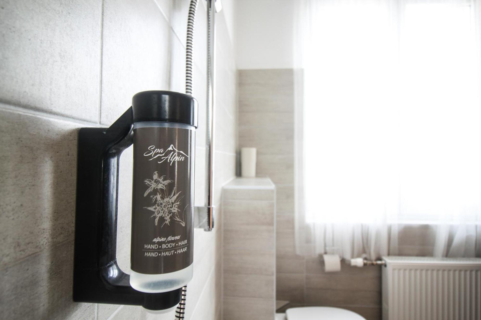 Tevini Boutique Suites By We Rent Zell am See Eksteriør billede