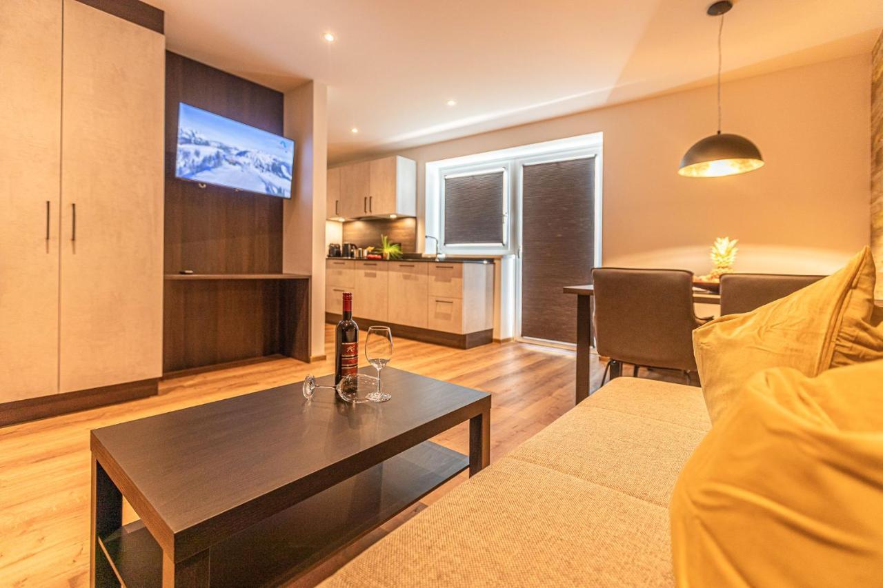 Tevini Boutique Suites By We Rent Zell am See Eksteriør billede