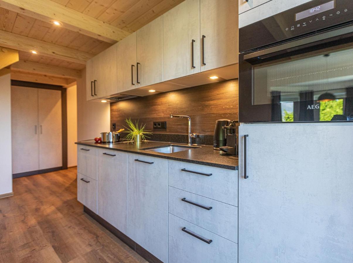 Tevini Boutique Suites By We Rent Zell am See Eksteriør billede