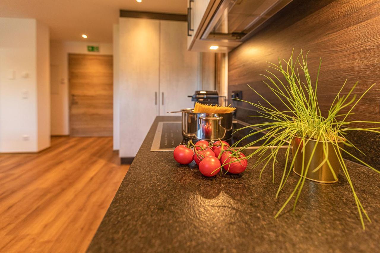 Tevini Boutique Suites By We Rent Zell am See Eksteriør billede