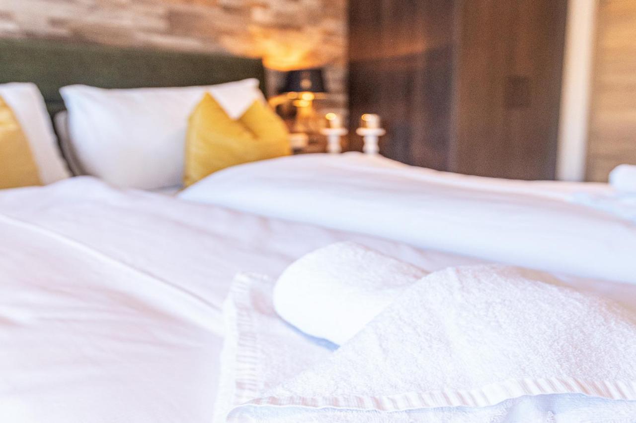 Tevini Boutique Suites By We Rent Zell am See Eksteriør billede