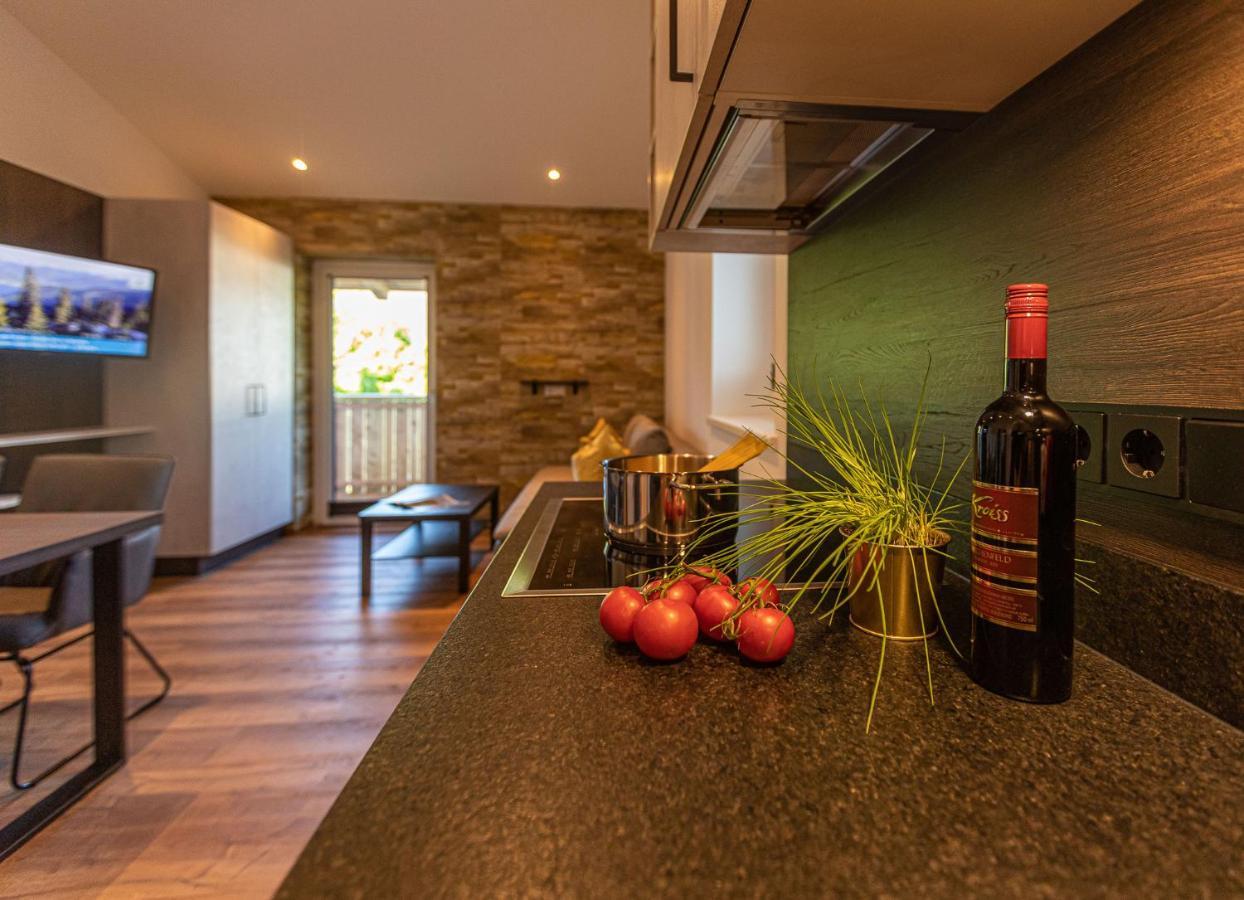 Tevini Boutique Suites By We Rent Zell am See Eksteriør billede