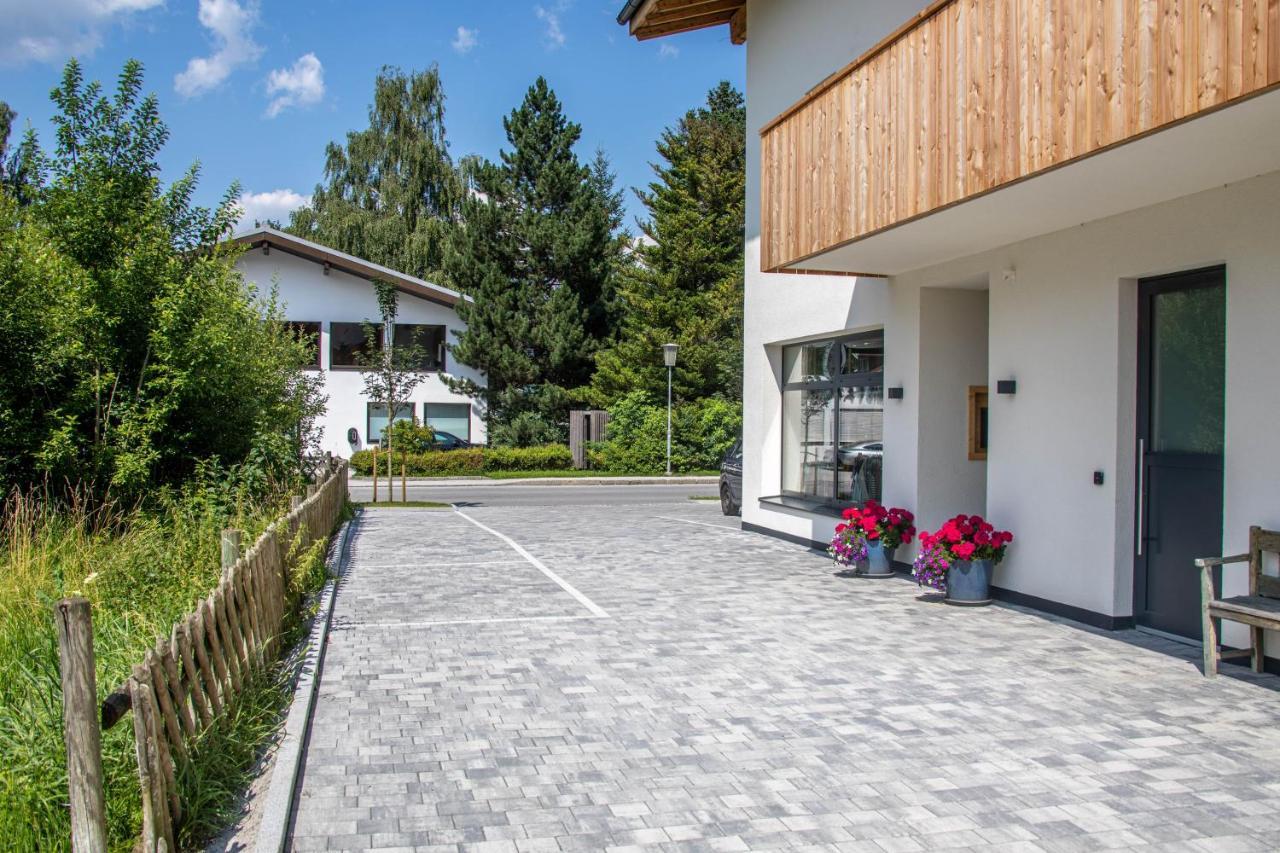 Tevini Boutique Suites By We Rent Zell am See Eksteriør billede