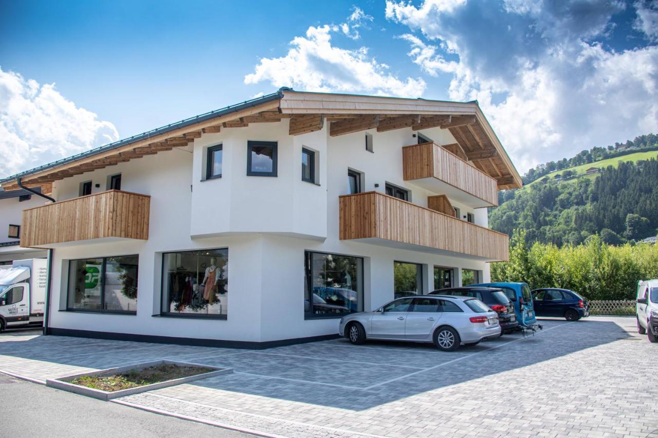 Tevini Boutique Suites By We Rent Zell am See Eksteriør billede