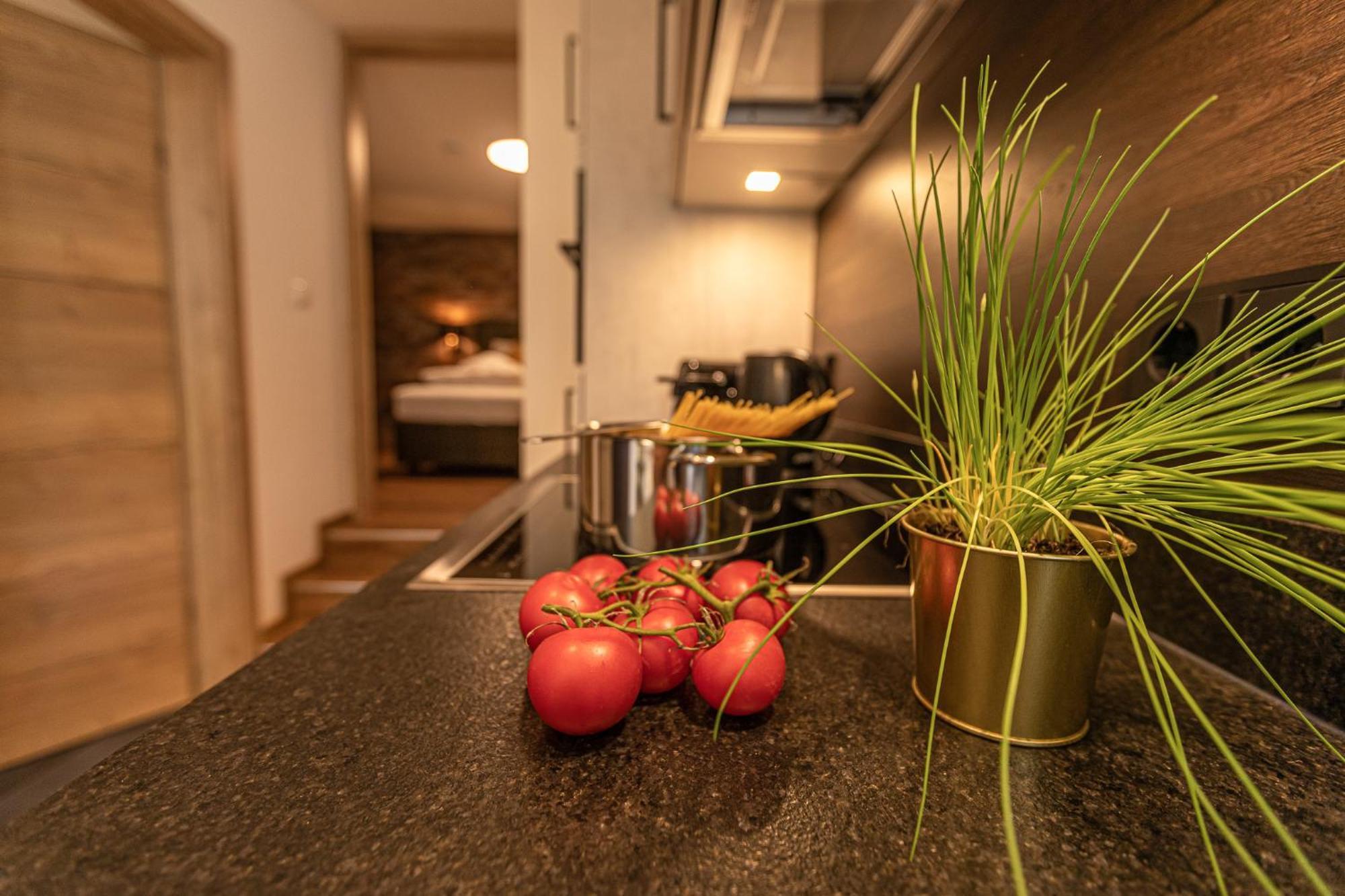 Tevini Boutique Suites By We Rent Zell am See Værelse billede