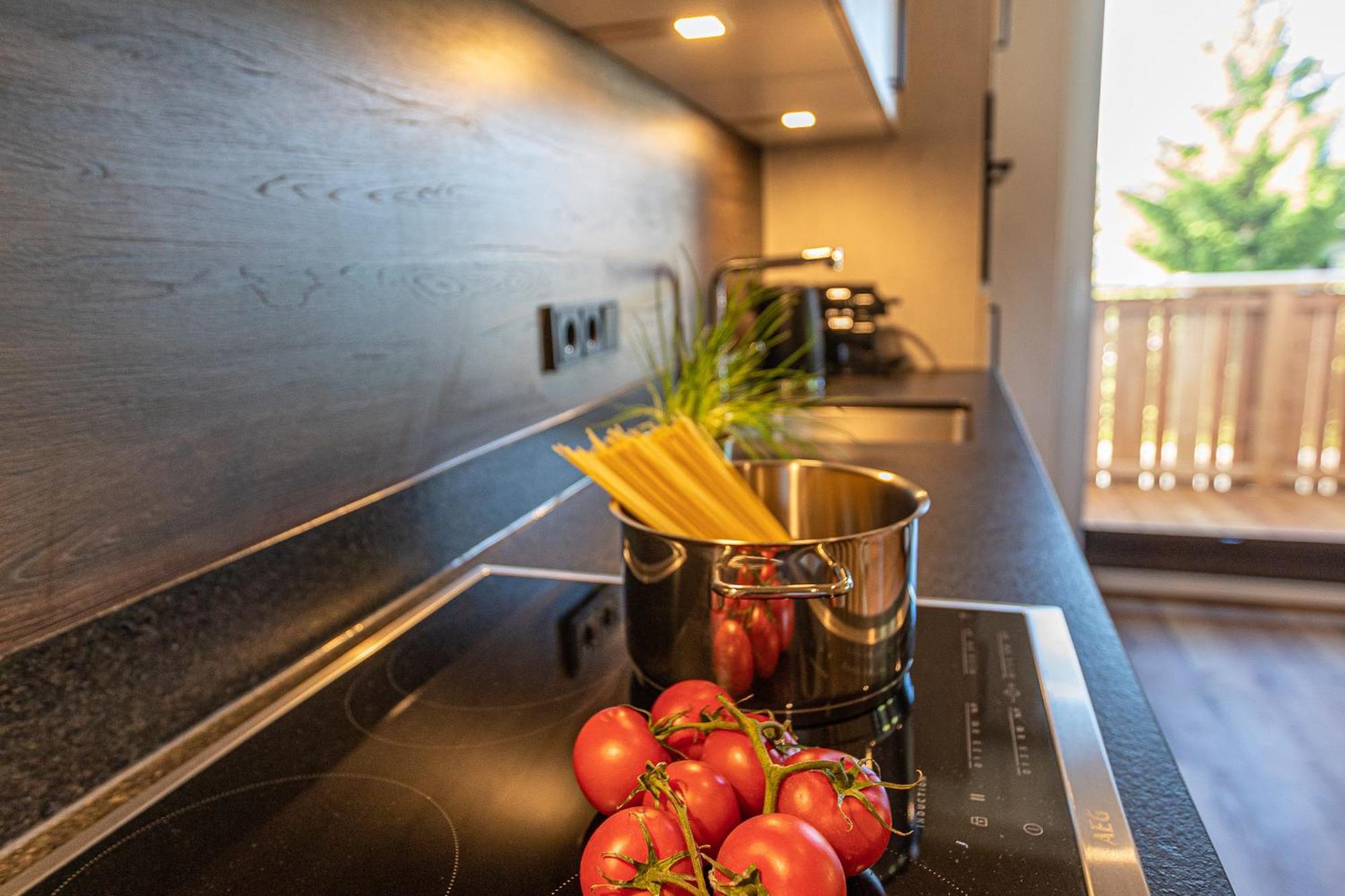 Tevini Boutique Suites By We Rent Zell am See Værelse billede